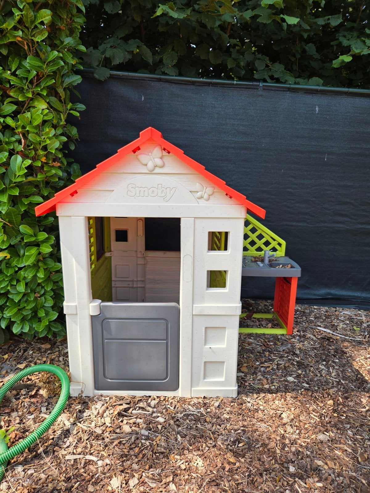 Smoby Speelhuisje met Keuken - Ideaal voor Buiten, Ophalen, Gebruikt, Kunststof
