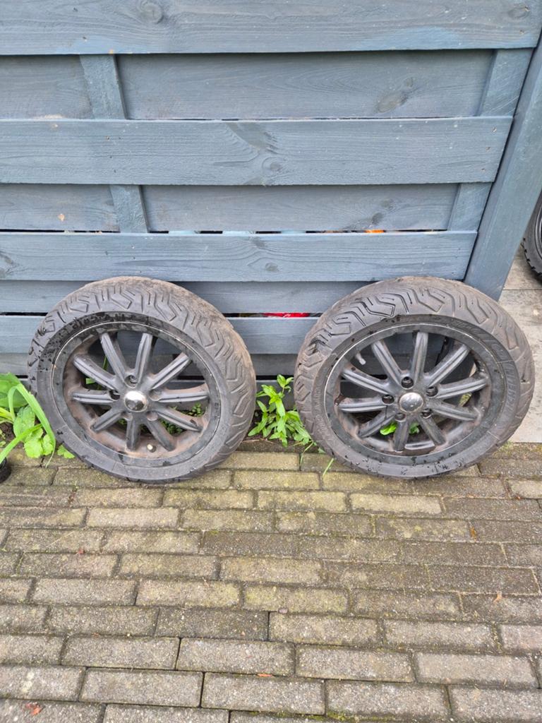 Piaggio mp3 voorwielen, Ophalen