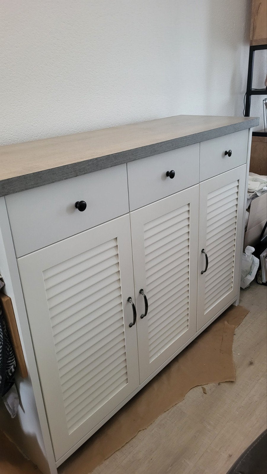 JYSK Kast wit met grijs melamine blad - 3 deuren, 3 lades, Ophalen, Overige materialen, 100 tot 150 cm, Met lade(s)