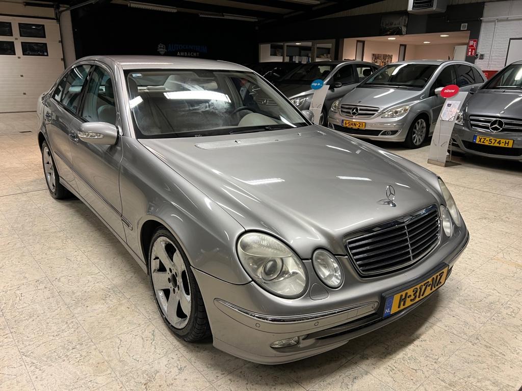 Mercedes-Benz E-klasse 350 Avantgarde 4-Matic Legendary W211, Auto's, Mercedes-Benz, Automaat, Beige, 1675 kg, Leder en Stof