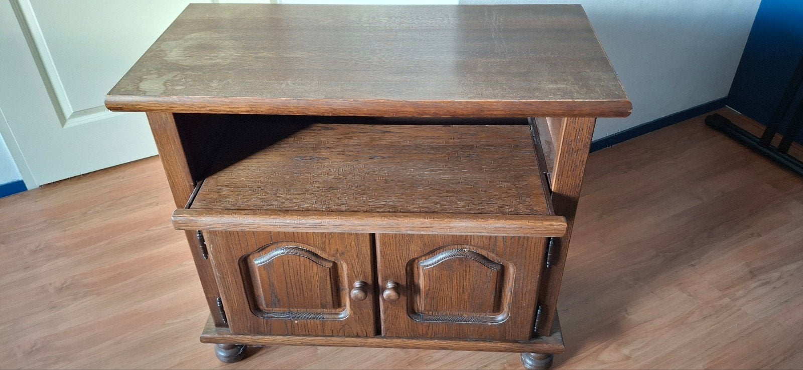 Gratis af te halen: Houten stereo meubel, Gebruikt, 55 tot 75 cm, Klassiek, Rustiek, Rechthoekig
