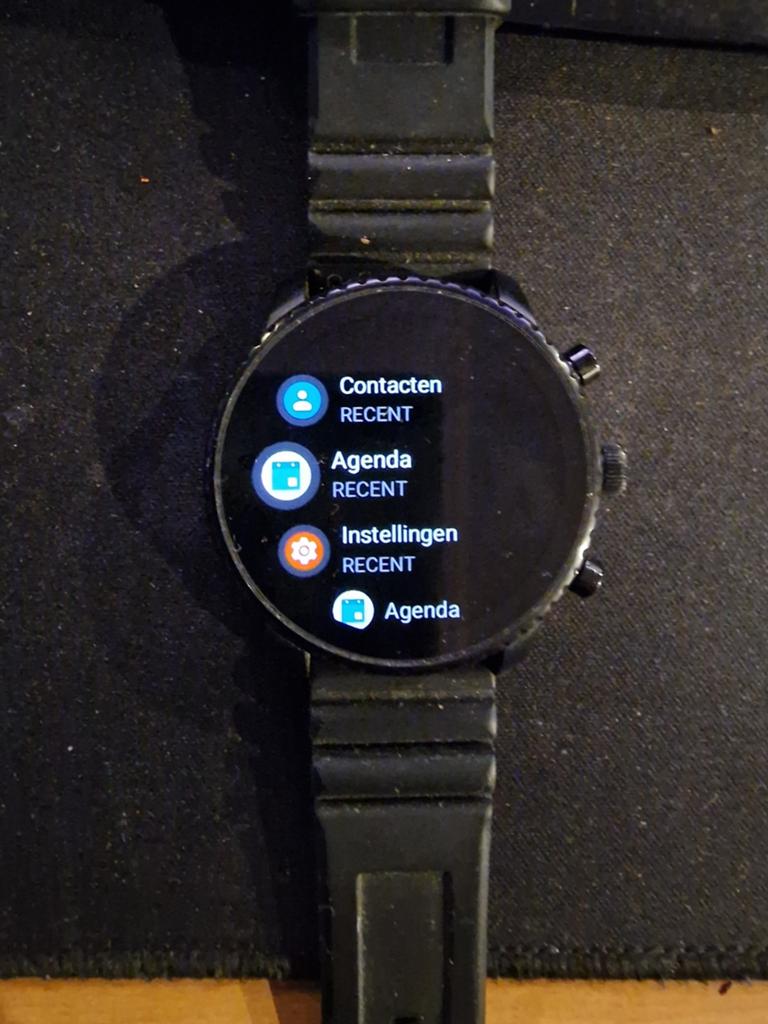 Fossil smartwatch - Zwart, Ophalen of Verzenden, Zo goed als nieuw