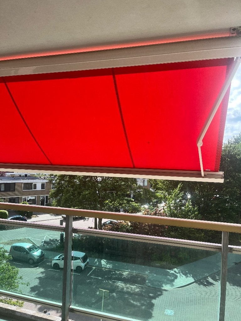 Elektrische Zonnescherm, Ophalen, 450 cm of meer, Elektrisch, Zo goed als nieuw
