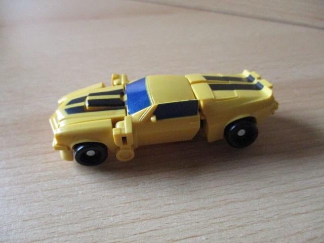 Transformers Bumblebee actiefiguur  8cm, Ophalen of Verzenden, Gebruikt
