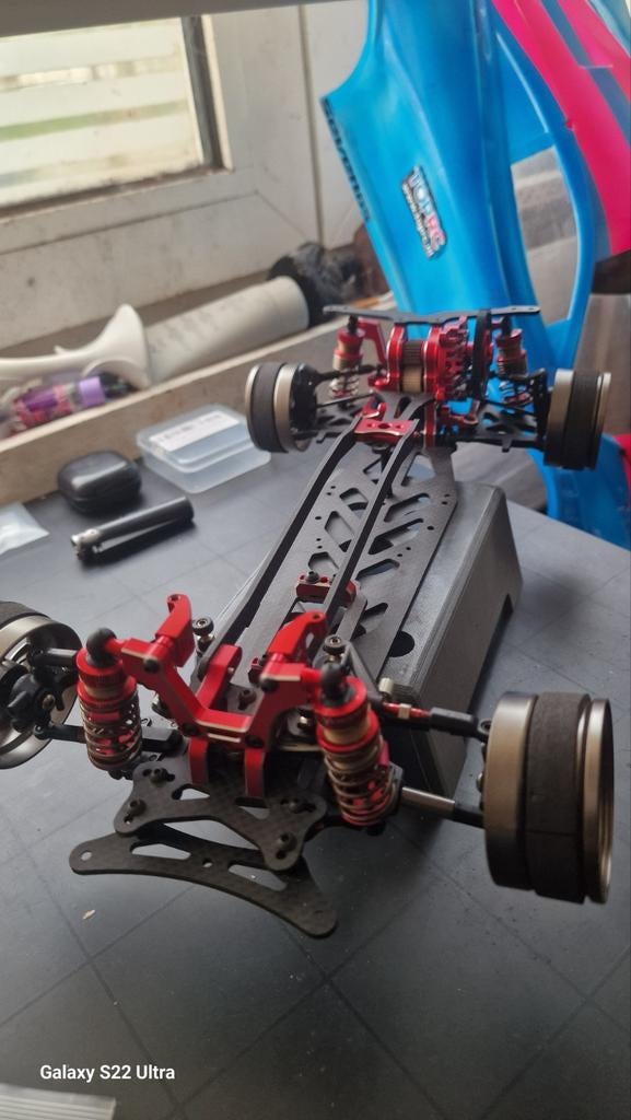 Yokomo MD 1.0 Roller Chassis met tuning onderdelen, Hobby en Vrije tijd, Modelbouw | Auto's en Voertuigen, Gebruikt, Auto, Groter dan 1:32