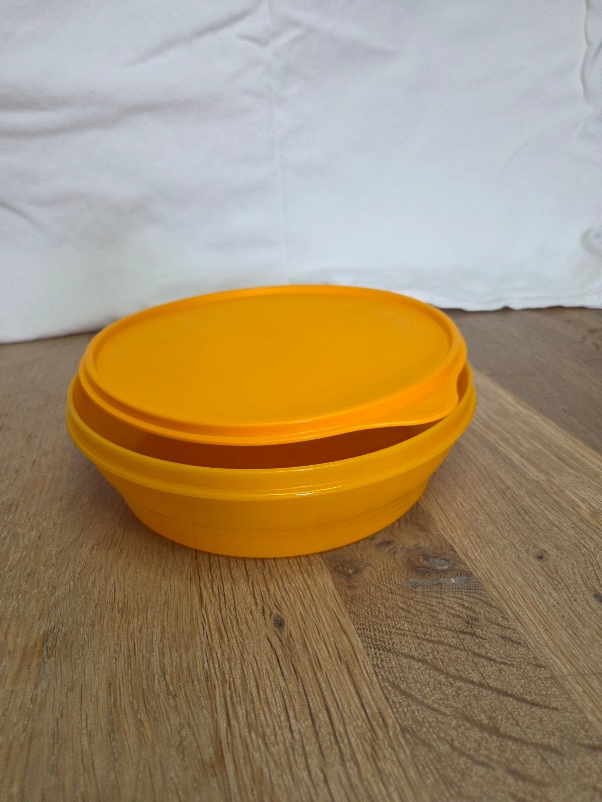 Tupperware kommen met deksel 1 liter en 600 ml ongebruikt, Geel, Nieuw, Met deksel, Ophalen of Verzenden