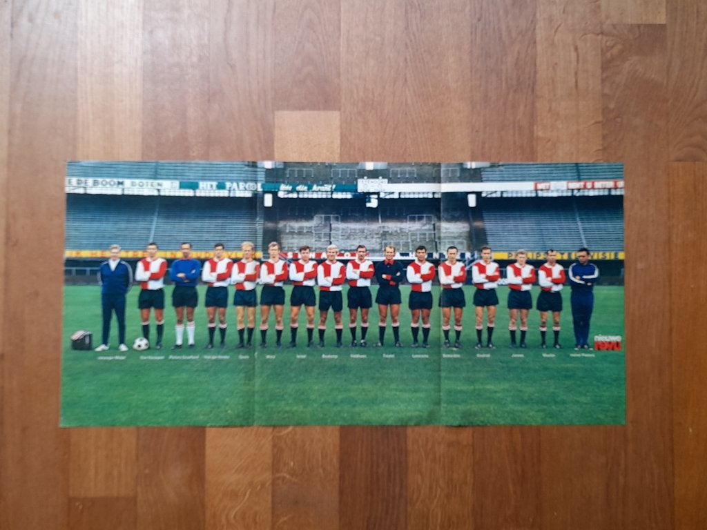 Voetbal  Poster  Feyenoord  uit 1968, Verzamelen, Deurposter of groter, Rechthoekig Liggend, Ophalen of Verzenden, Zo goed als nieuw