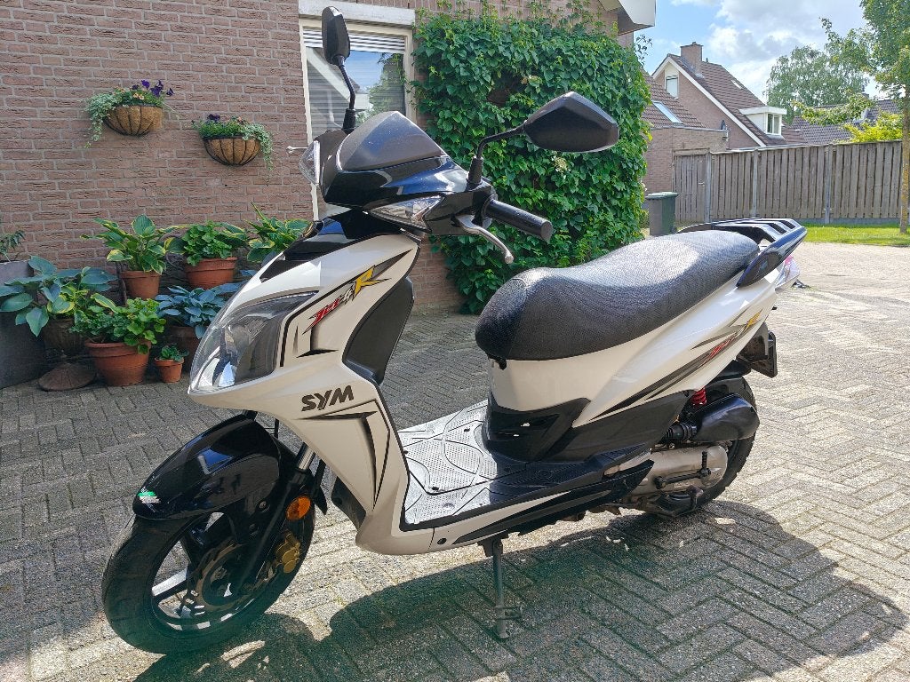 SYM Jet 4R Scooter - 2 takt geel kenteken, Fietsen en Brommers, Scooters | SYM, Ophalen, Gebruikt, Overige modellen, Maximaal 45 km/u