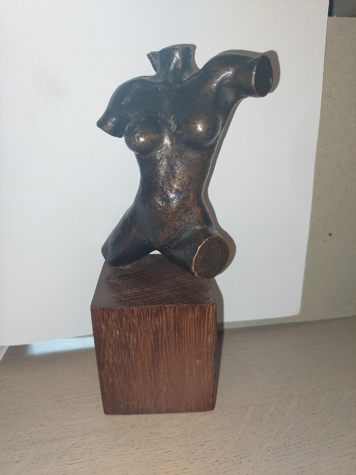 bronzen beeldje, signaruur ?, Antiek en Kunst, Ophalen of Verzenden