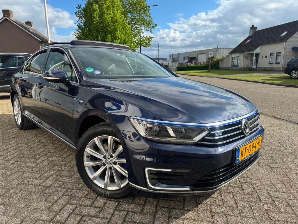 Volkswagen Passat 1.4 TSI GTE Plus Pano,Trekhaak, Xenon, Gebruikt, Hybride Elektrisch/Benzine, 1600 kg, Passat