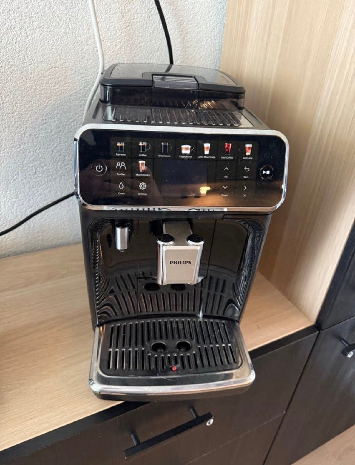 Philips 5500 LatteGo - Goed onderhouden, Witgoed en Apparatuur, Koffiezetapparaten, Ophalen, Zo goed als nieuw, Koffiemachine