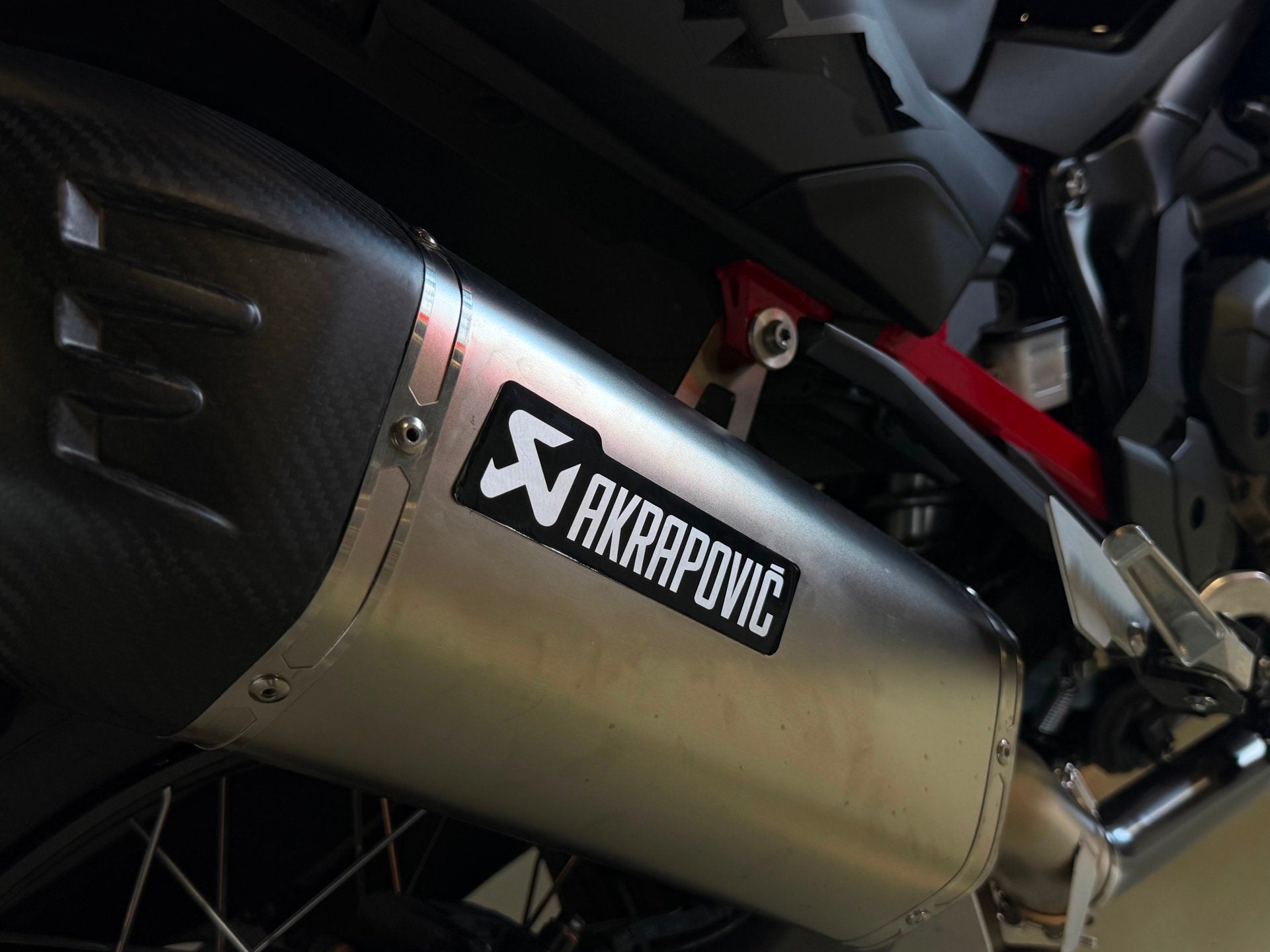 Honda All-Road CRF 1100L Africa Twin DCT ABS Akrapovic|beuge, Honda, Handvatverwarming, Tuinstraat 9
5144 NE  Waalwijk, NL, Meer dan 35 kW