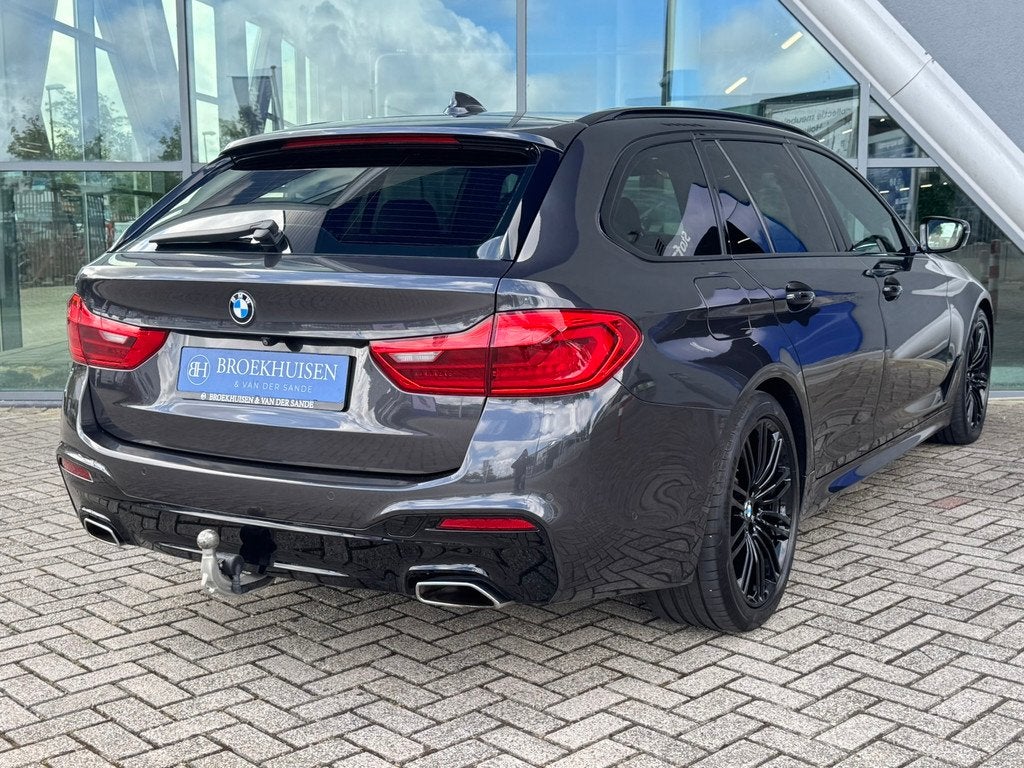 BMW 5-serie Touring 540d xDrive High Executive M-Sport 320pk, Auto's, BMW, Automaat, Gebruikt, 2993 cc, 2000 kg