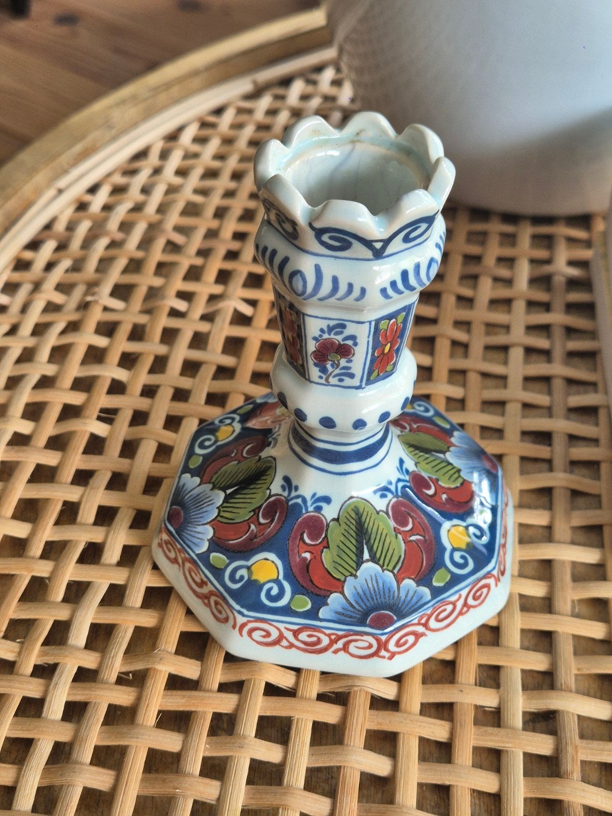 Antieke polychrome kandelaar - Potterie Oud Delft Nijmegen, Antiek en Kunst, Ophalen of Verzenden, Keramiek of Aardewerk