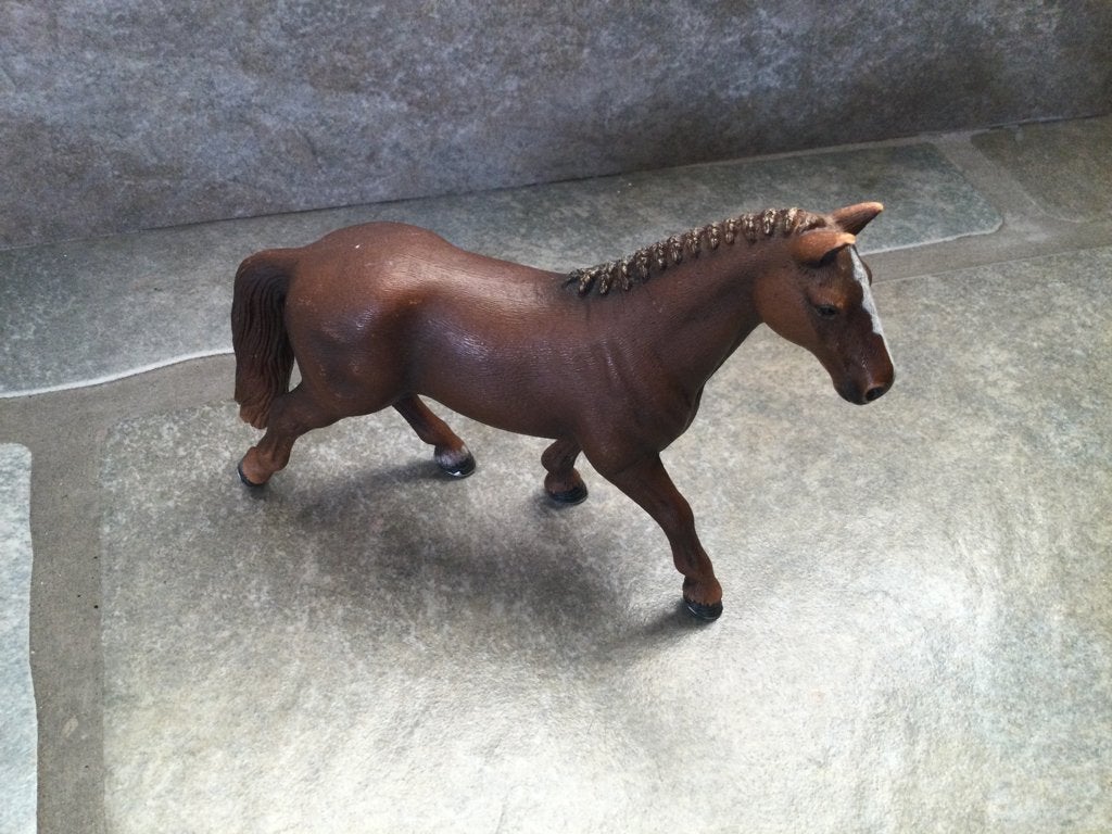 Schleich paard, bruin met witte bles z.g.a.n, Ophalen of Verzenden, Zo goed als nieuw, Paard, Beeldje of Figuurtje