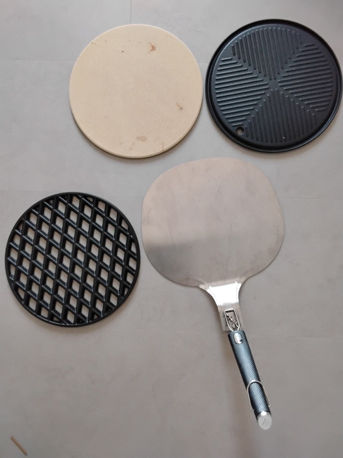Set pizzasteen, grillplaat, grillrooster en pizzaschep, Ophalen, Zo goed als nieuw