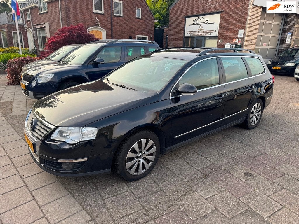 Volkswagen Passat Variant 2.0 FSI Trendline, Voorwielaandrijving, Gebruikt, 4 cilinders, Zwart