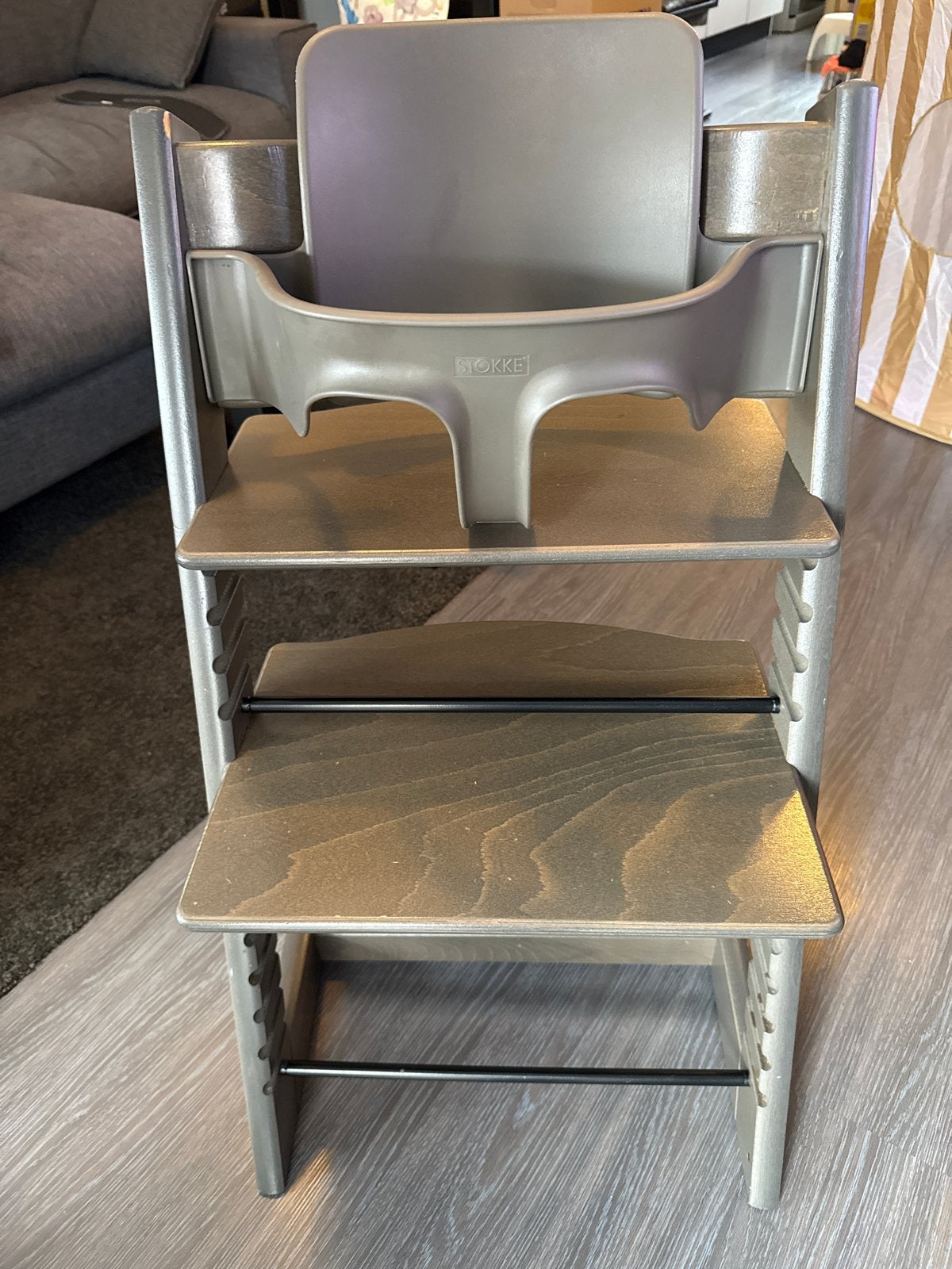 Stokke Tripp Trapp meegroeistoel met baby set en eetblad, Kinderen en Baby's, Ophalen, Gebruikt, Meegroeistoel, Aanschuifbaar