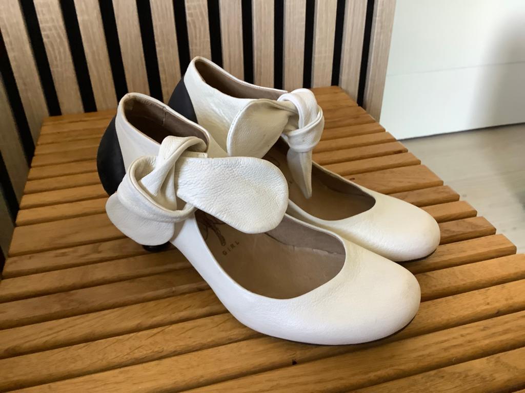 Fly pups maat 36, Pumps, Wit, Nieuw, Ophalen of Verzenden
