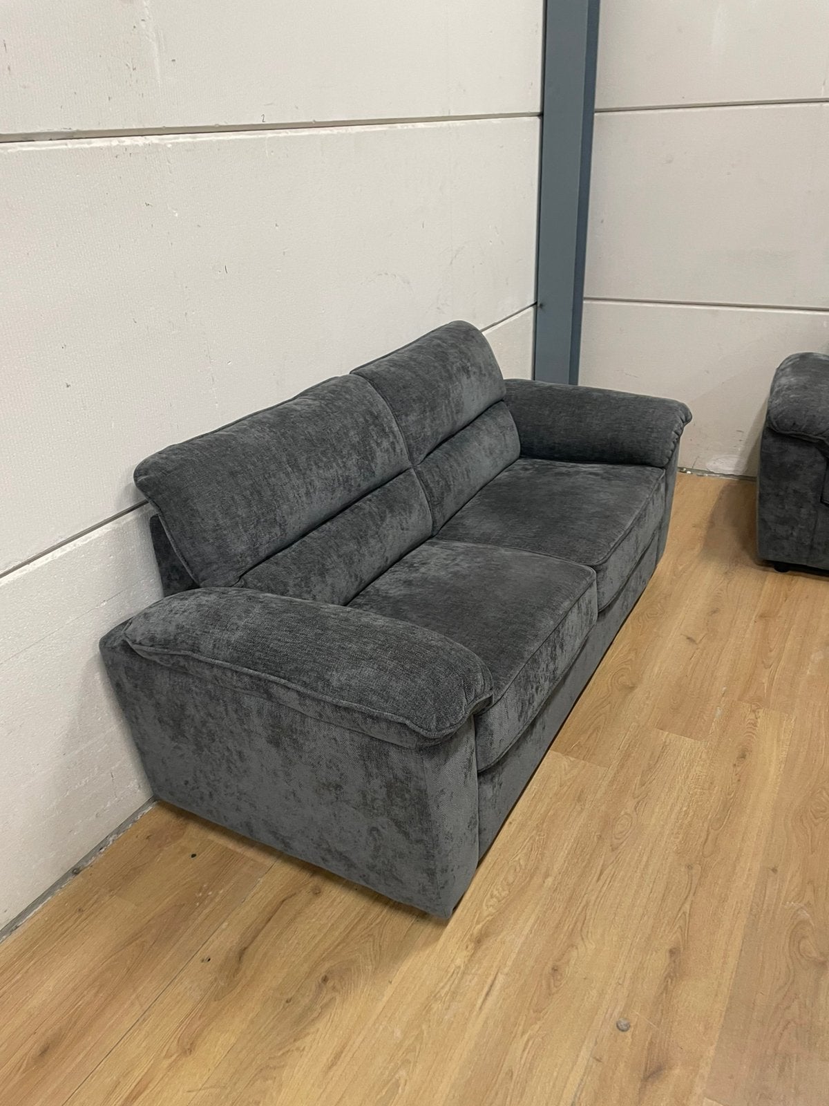 Mooie luxe suede grijze 3 en 2 zits banken - GEREINIGD!!!, Ophalen, 75 tot 100 cm, Zo goed als nieuw, Rechte bank