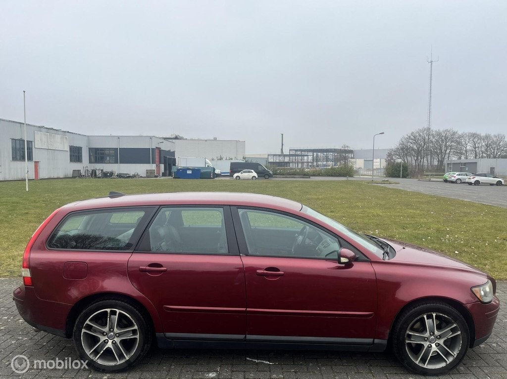 Volvo V50 2.5 T5 Summum Automaat / Airco / Leder / Cruise /, Auto's, Gebruikt, 2521 cc, Onderhoudsboekje, 220 pk