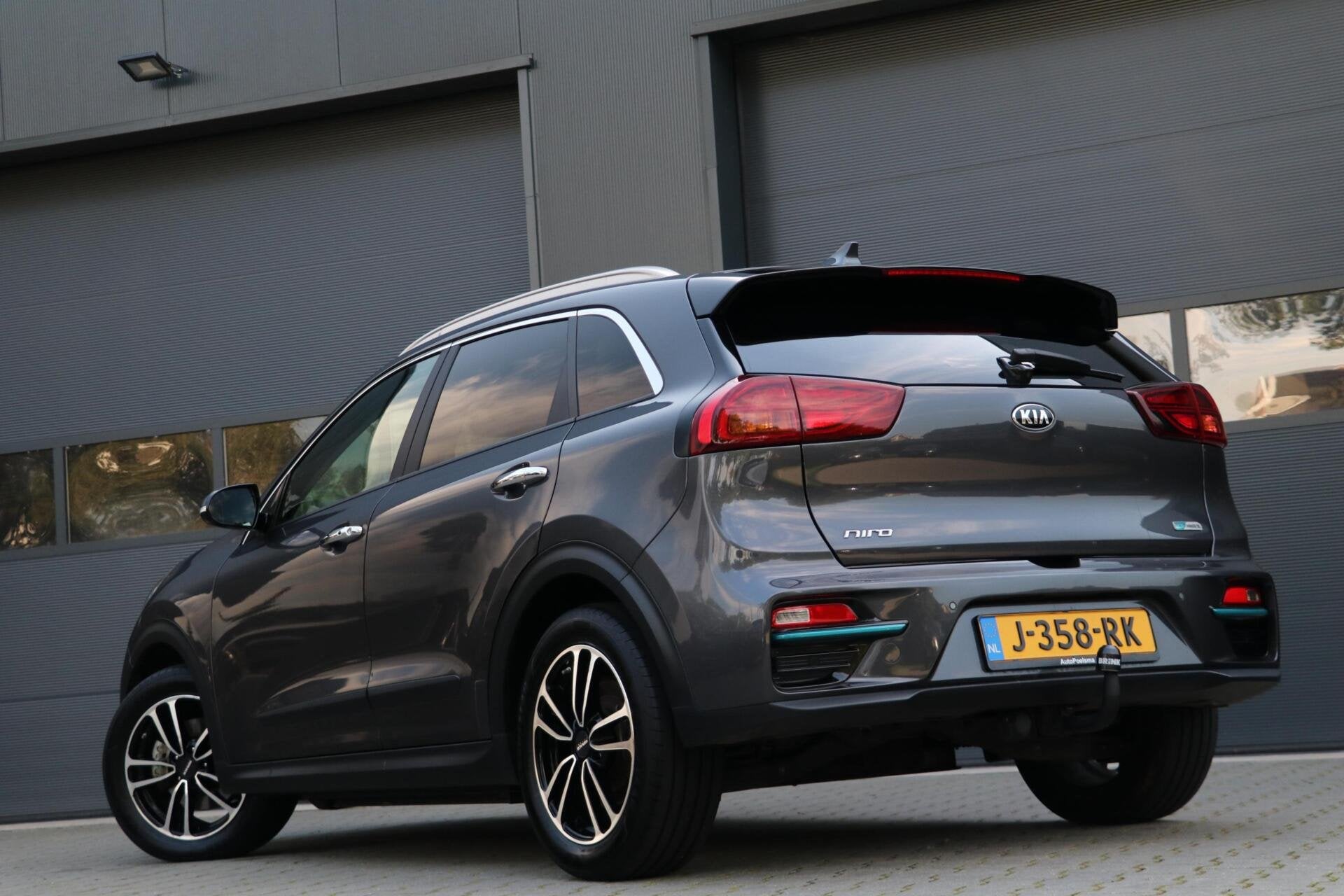 Foto 5 van Kia e-Niro ExecutiveLine 64 kWh Leder Trekhaak Warmtepomp Ad