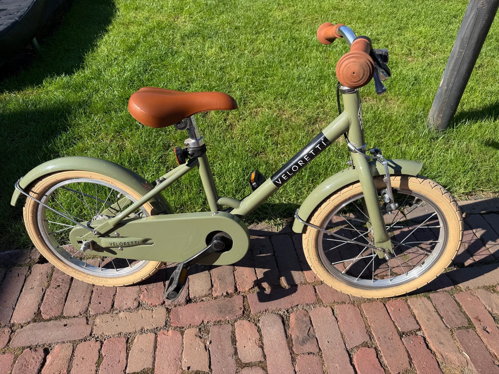 Veloretti kinderfiets 16 inch, Fietsen en Brommers, Fietsen | Kinderfietsjes, Ophalen, Zo goed als nieuw, Terugtraprem, 16 tot 20 inch