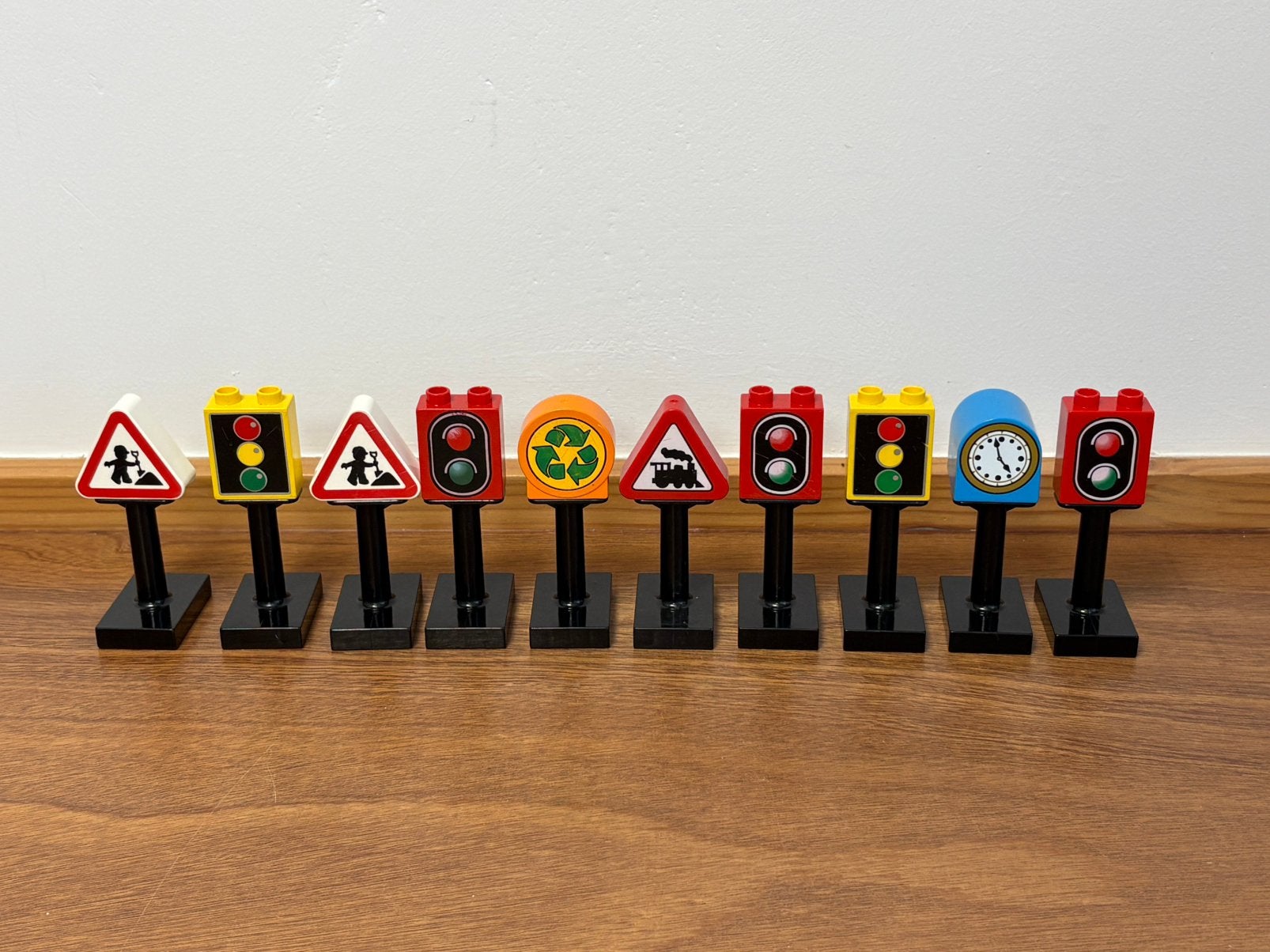 Duplo partij van 10 diverse verkeersborden, Ophalen of Verzenden, Zo goed als nieuw, Complete set, Duplo