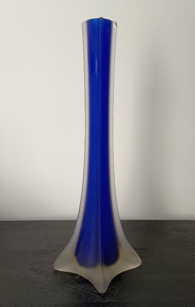 Kobalt blauwe vaas met mat glas., Gebruikt, Blauw, 30 cm, Ophalen of Verzenden