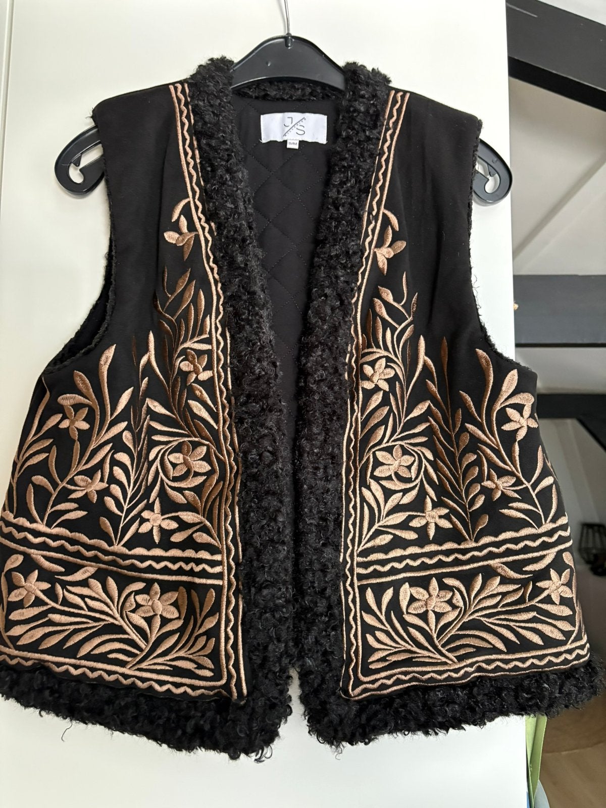 Gilet zwart met borduursel maat M, Ophalen of Verzenden, Zo goed als nieuw