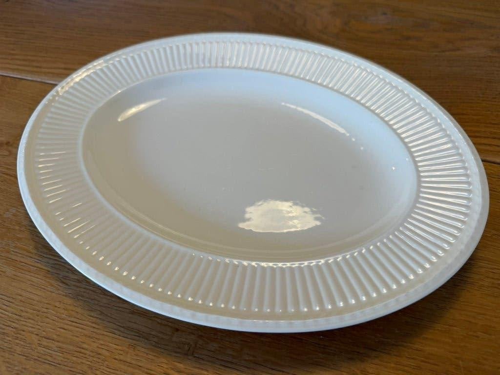 Wedgwood Edme Ovale Serveerschaal 35 cm - NIEUW, Huis en Inrichting, Gebruikt, Klassiek, Ophalen of Verzenden, Schaal of Schalen