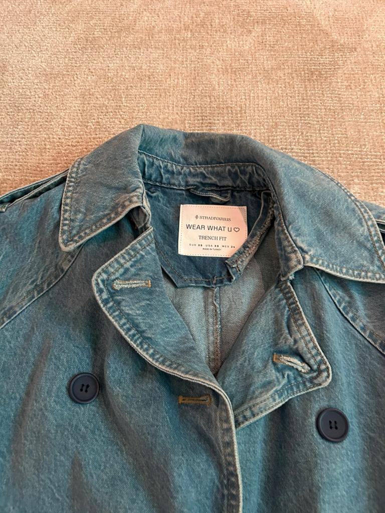 Stradivarius Denim Trenchcoat, Kleding | Dames, Jassen | Zomer, Ophalen of Verzenden, Zo goed als nieuw, Maat 34 (XS) of kleiner
