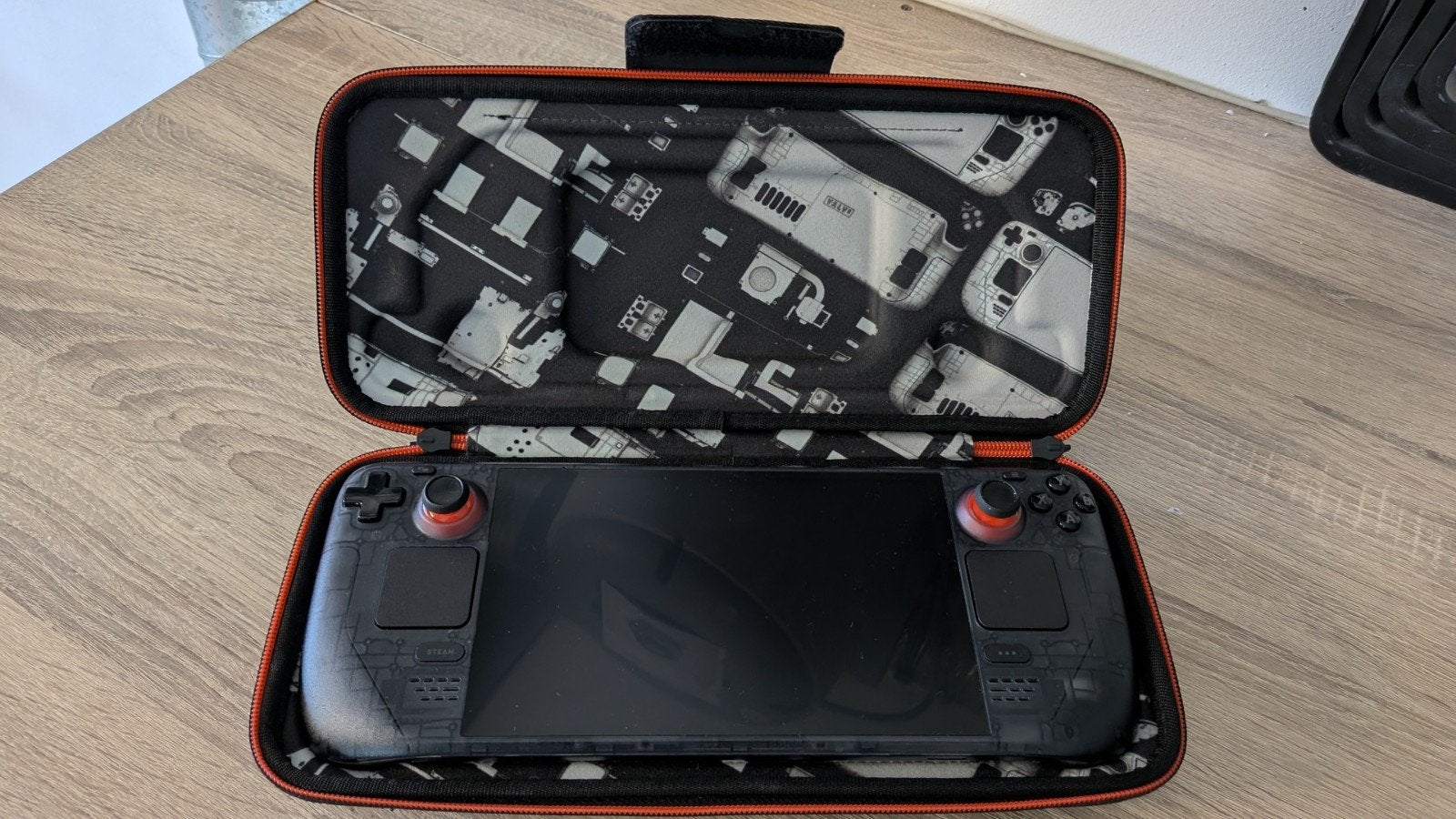 Foto 7 van For Sell Steam Deck OLED 1TB LE OR Swap with ROG Xbox Ally X
