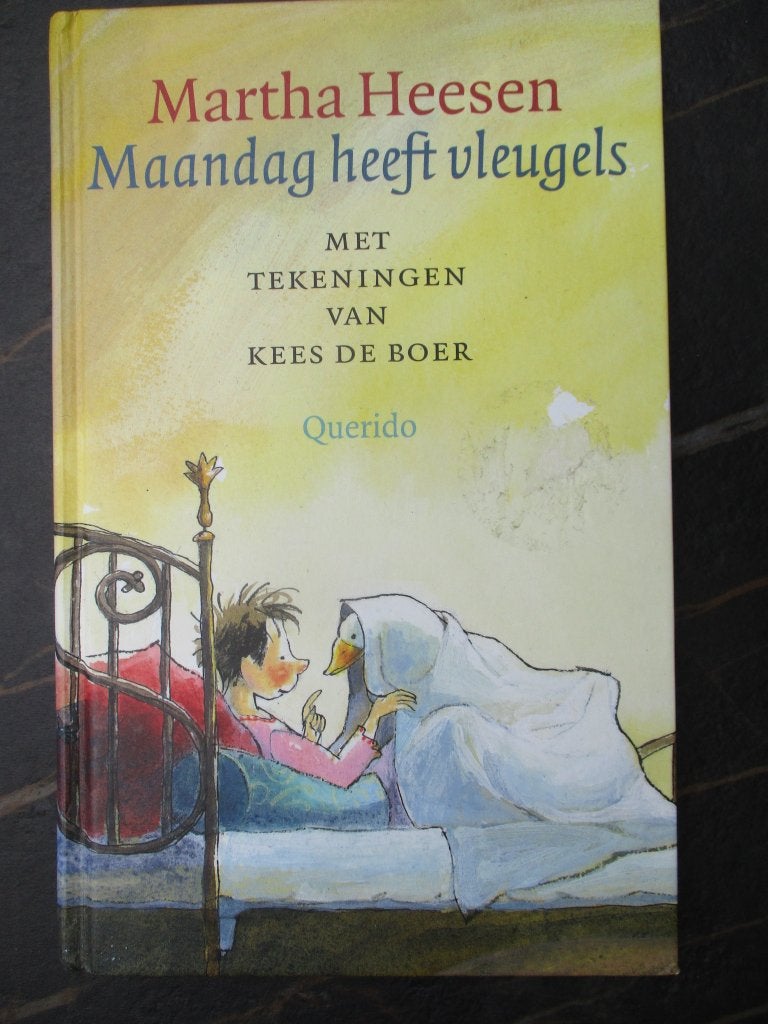 Maandag heeft vleugels - hardcover boek Martha Heesen, Ophalen of Verzenden, Zo goed als nieuw, Martha Heesen, Fictie algemeen