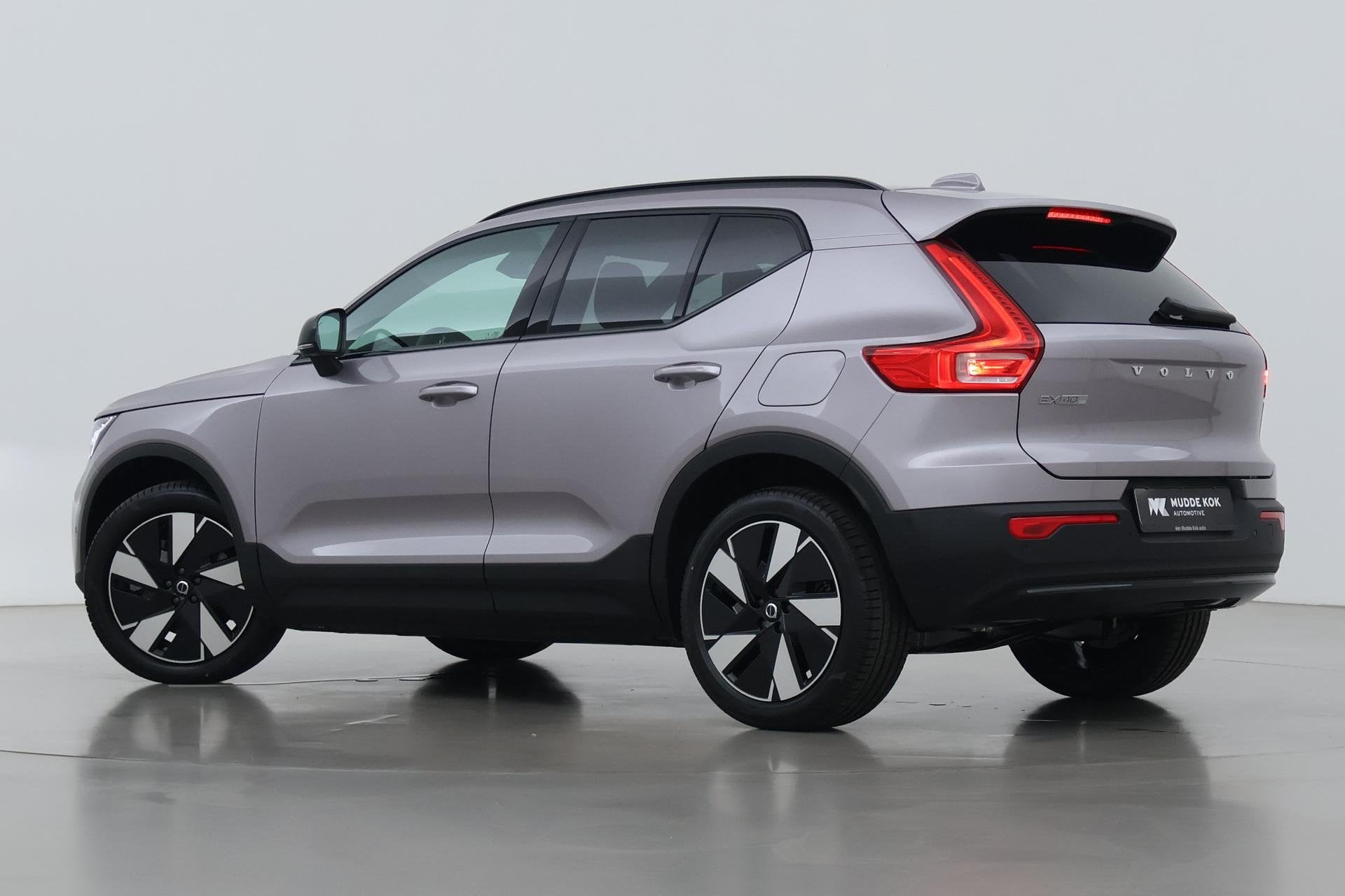 Volvo EX40 Single Motor Extended Range Plus 82 kWh | ACC | 3, Automaat, Gebruikt, 252 pk, 1975 kg