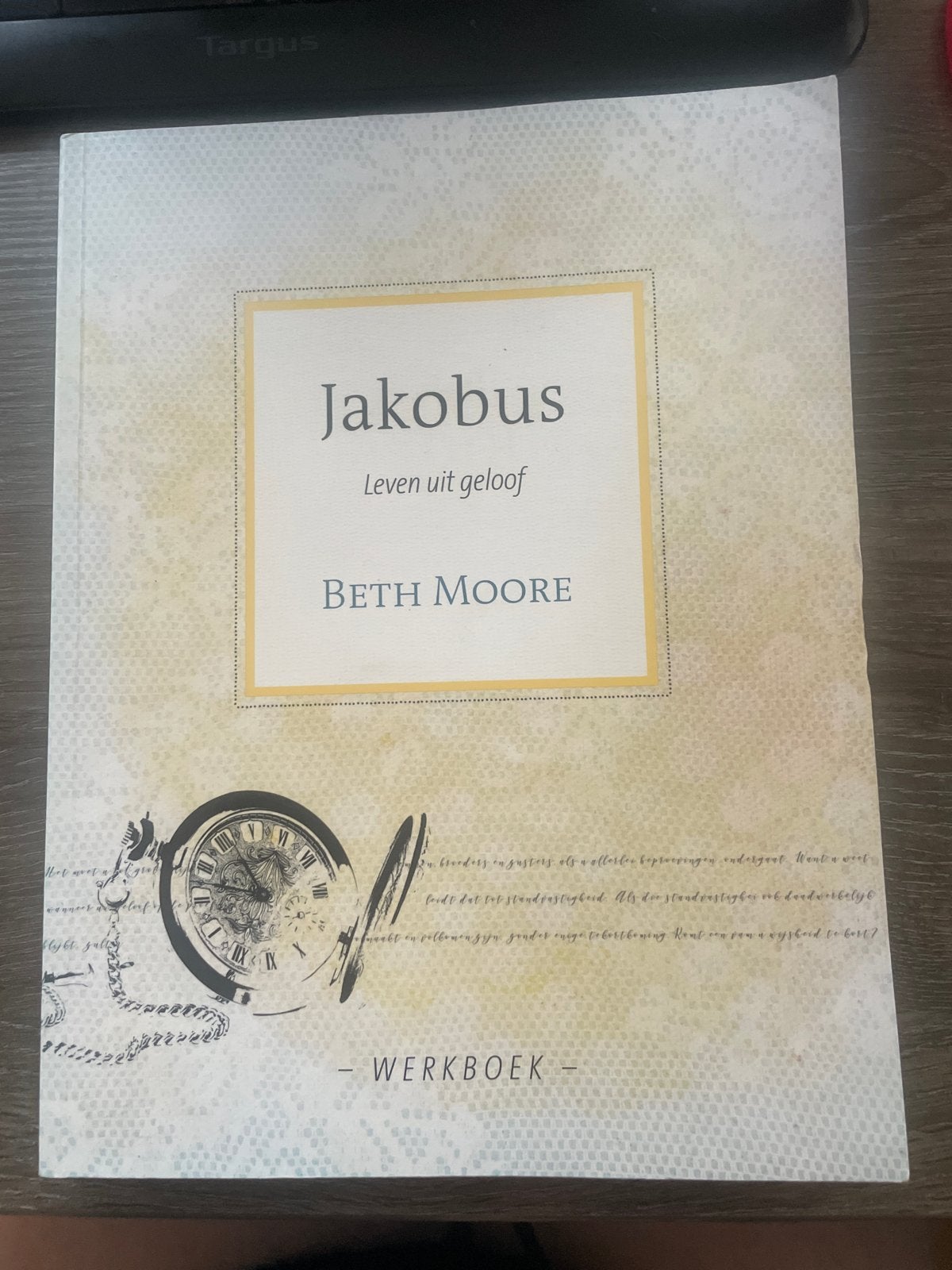 Jakobus (werkboek + handleiding) - Bijbelstudie Beth Moore, Ophalen of Verzenden, Zo goed als nieuw, Christendom | Protestants