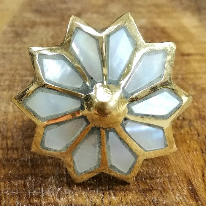Parelmoer Bloem kastknop Messing - Handgemaakt, Almere, JoyClusive, Nieuw, Ophalen of Verzenden