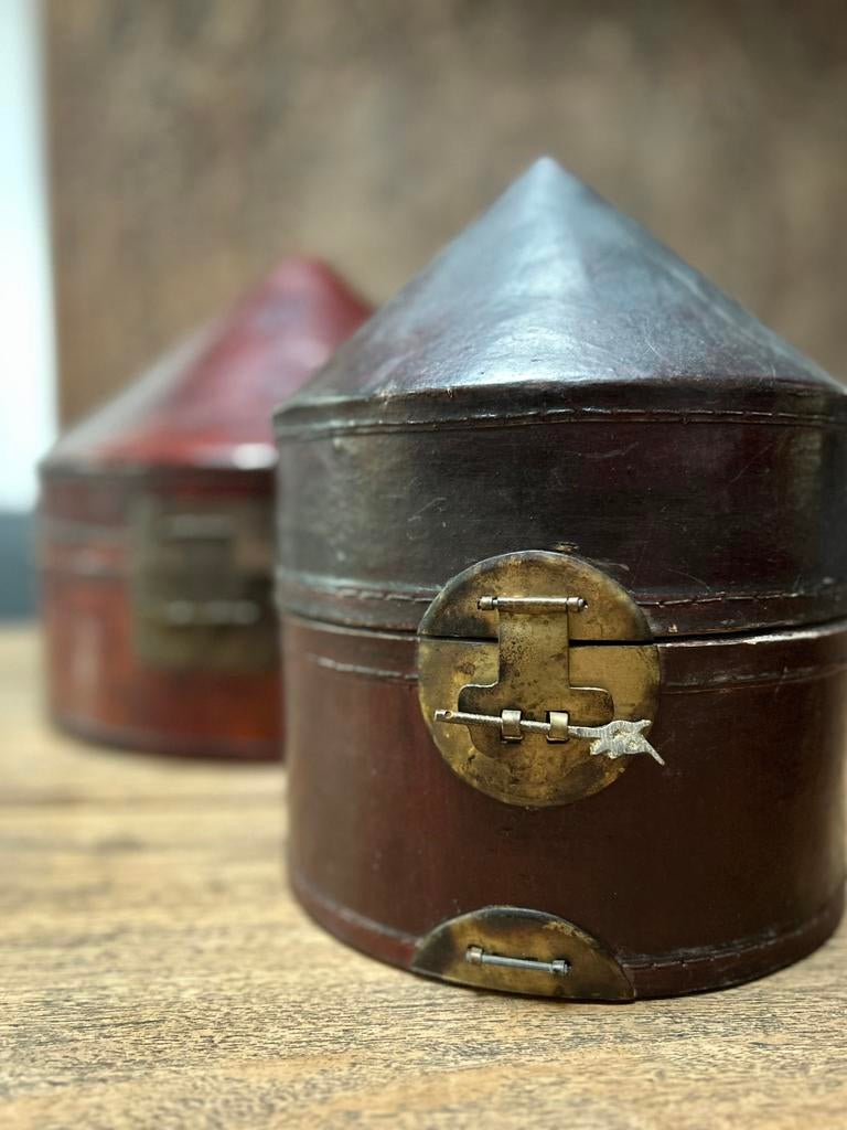 Kleine oude Chinese hoedendoos sober sleets imperfect, Ophalen of Verzenden