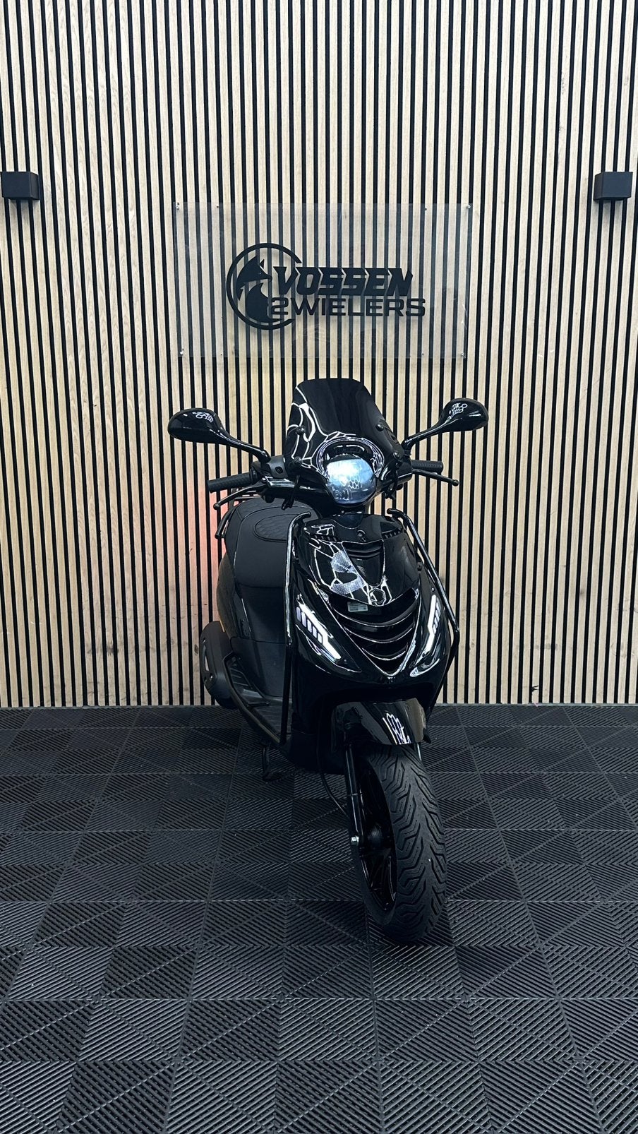 Piaggio Zip | Black On Black | Euro 4 | Big brake kit, Fietsen en Brommers, Maximaal 45 km/u, Zip, Zo goed als nieuw, Benzine