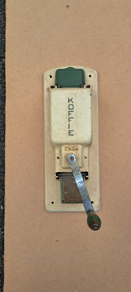wandkoffiemolen  pede, Ophalen, Gebruikt, Metaal, Brocante