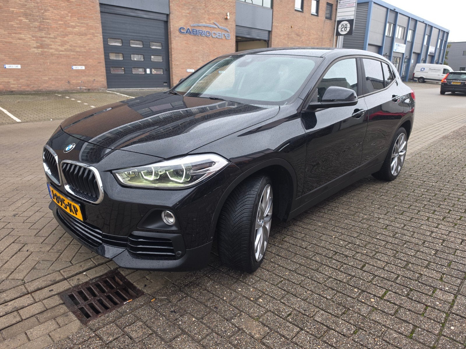 BMW X2 Sdrive18i 140pk Aut 2018 Zwart, Auto's, Zwart, 75 €/maand, Particulier, 3 cilinders