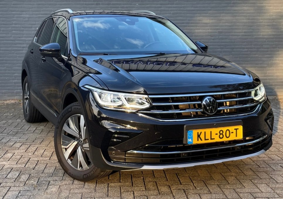 Volkswagen Tiguan 1.4 TSI Ehybrid 245pk DSG 2021 Zwart, Auto's, 1800 kg, Zwart, 1395 cc, Te koop