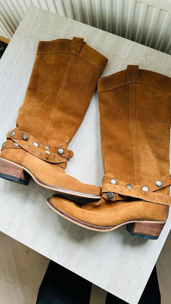 Nieuwe suède laarzen met studs - Maat 40, Ophalen of Verzenden, Nieuw, Bruin, Hoge laarzen