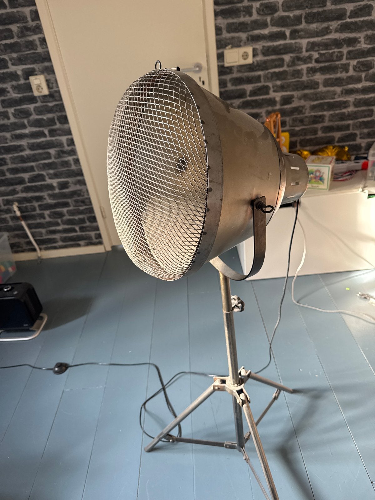 Vintage industriële studiolamp op statief, Ophalen