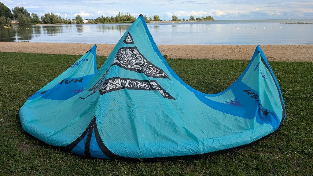 Kite Naish Boxer 14m uit 2022 met bar, Watersport en Boten, Kitesurfen, Gebruikt, Twintip, Ophalen of Verzenden, Kite