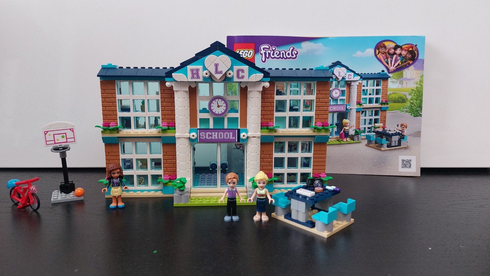 Lego Friends 41682 Heartlake City school