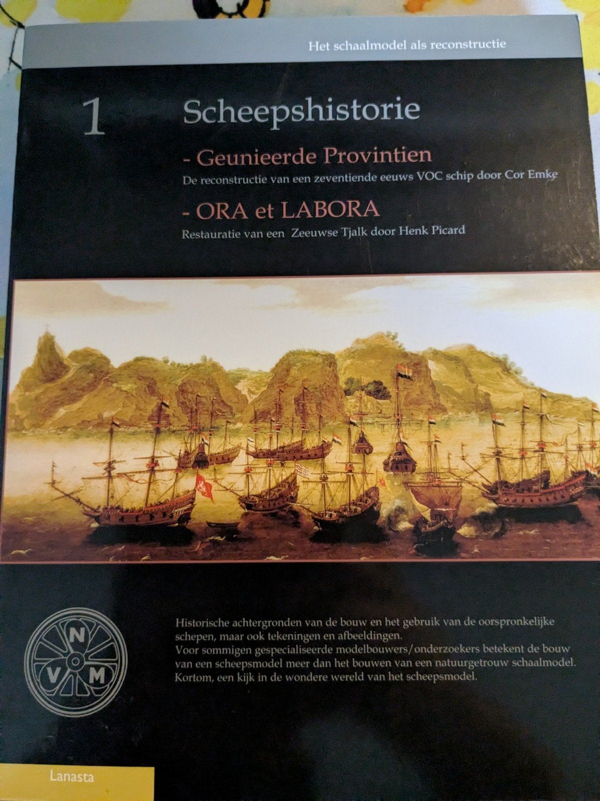 Scheepshistorie nr 1: VOC schip & Zeelandse Tjalk, Hobby en Vrije tijd, Ophalen of Verzenden, Zo goed als nieuw