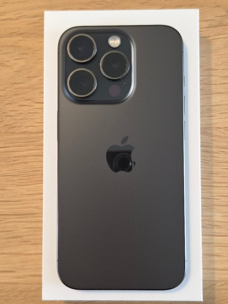 Iphone 15 Pro Zwart Titanium - krasvrij, Telecommunicatie, Mobiele telefoons | Apple iPhone, 128 GB, Verzenden, Zwart, Zo goed als nieuw