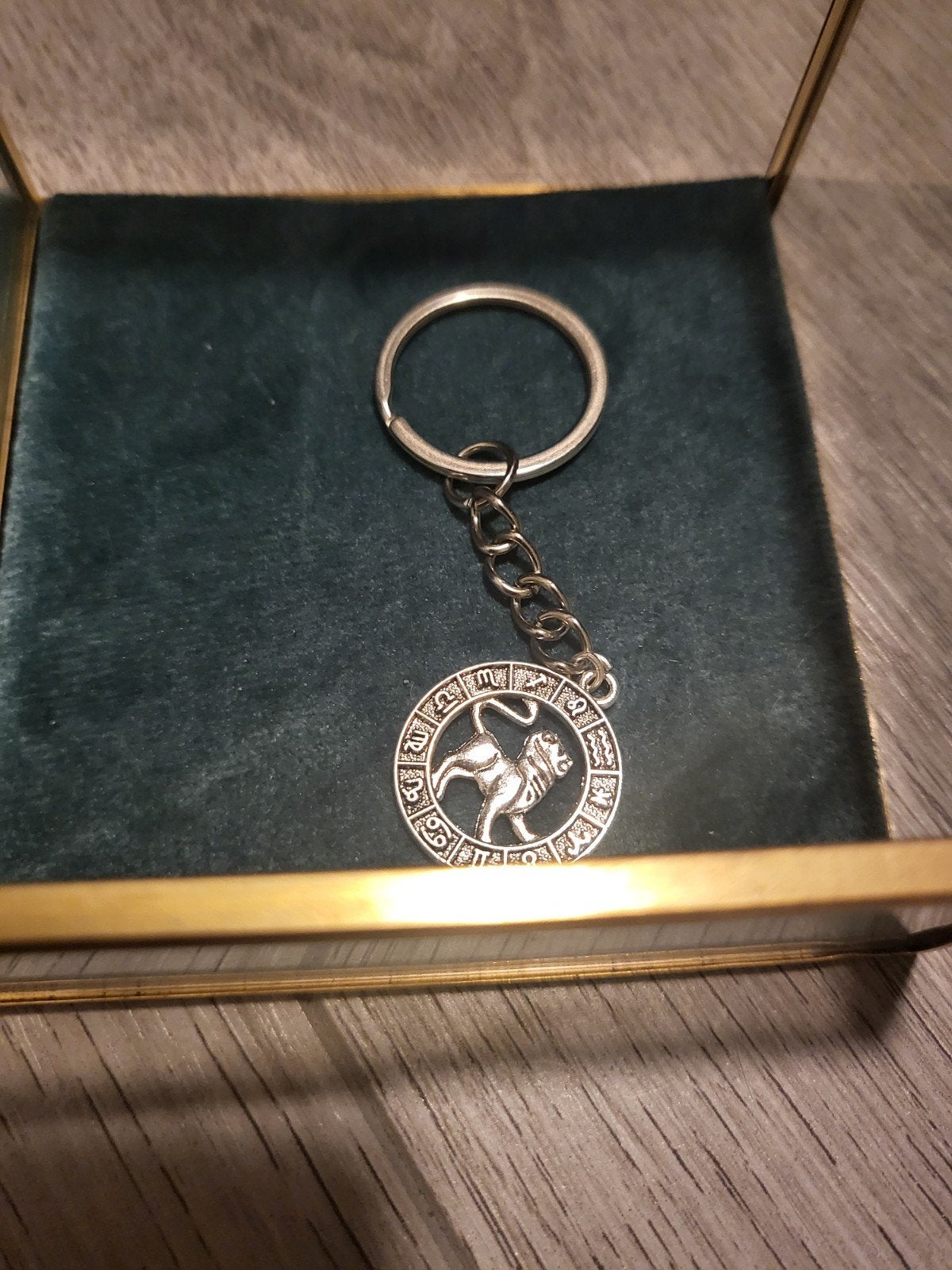 Nieuwe sleutelhanger met sterrenbeeld Leeuw, Ophalen of Verzenden, Nieuw, Overige typen