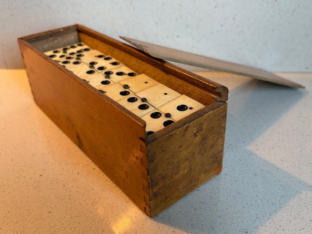 Antieke dominostenen met originele houten kist (ca 1900)., Ophalen of Verzenden